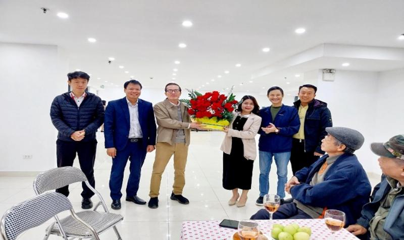 Cộng đồng cư dân thân thiện tại khu vực sân chung chung cư C1 Thành Công